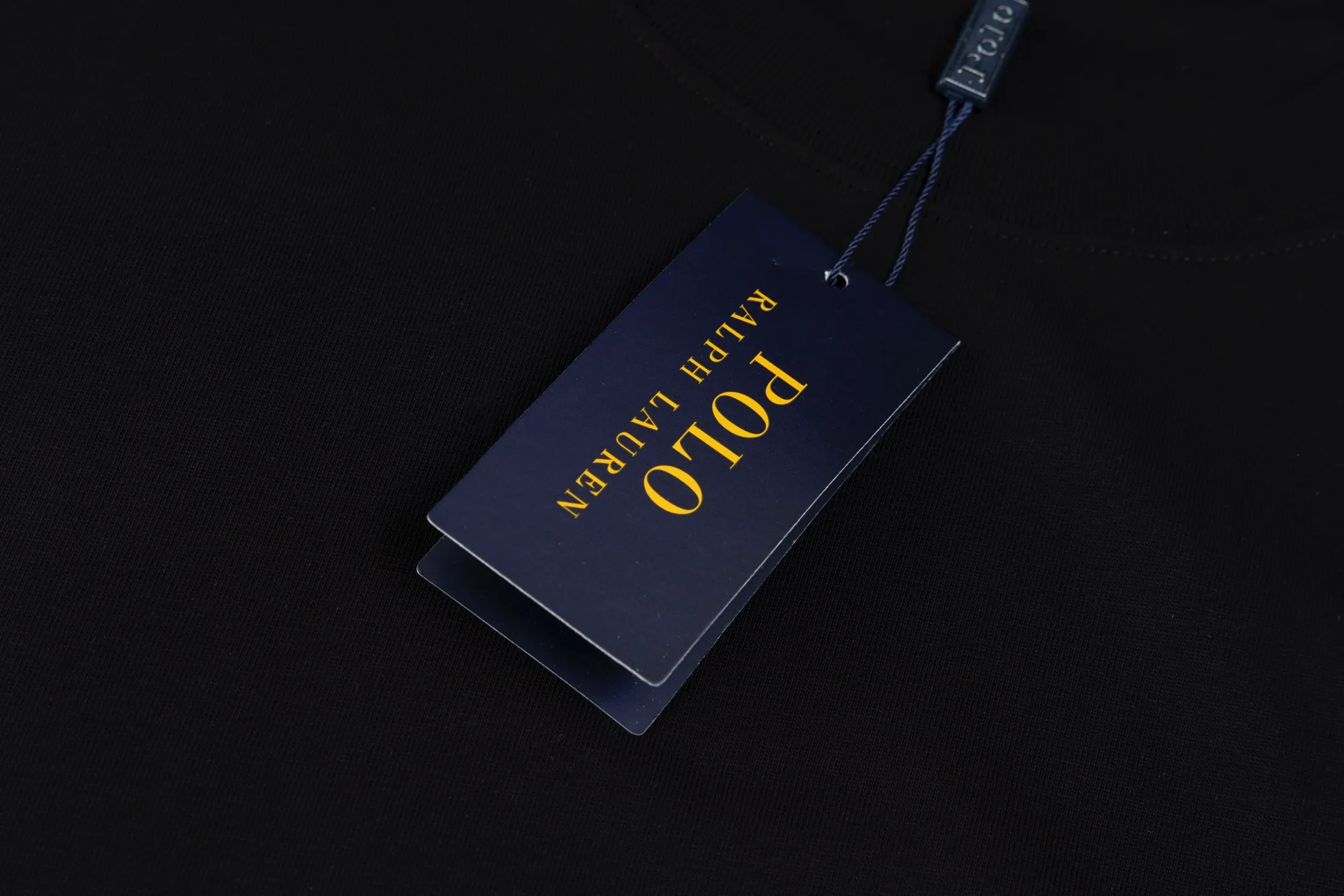 🅿️180 Style No. #Z67 Ralph Lauren embroidery small label round neck short sleeves Fabric: 32-count double yarn 280g pure cotton fabric Weaving and dyeing threads in the same cylinder with the same color The same color Process: Imported machine small label full embroidery Supporting: complete three labels Cardboard oil paper code sticker packaging High temperature pre-shrinking process before production, no shrinkage and deformation Imported machine professional plate production os version can wear up to 200 pounds Manual size measurement An error of 2-3cm is normal. Color: black white size: s m l xl
